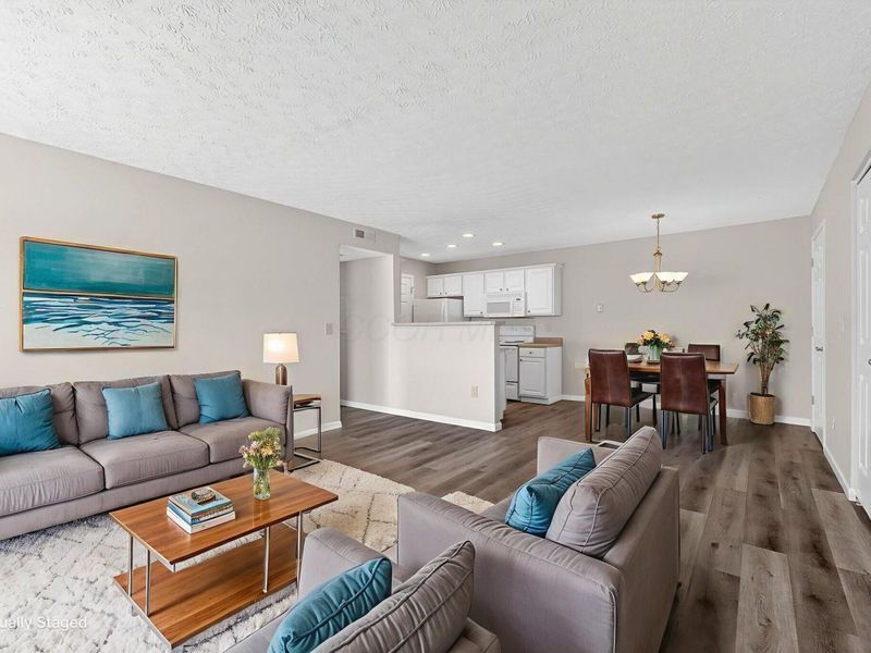 5488 Cypress Chase, Columbus, OH 43228 Photo 3