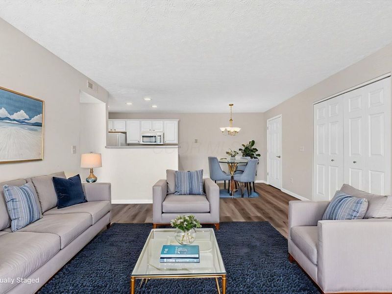 5488 Cypress Chase, Columbus, OH 43228 Photo 4