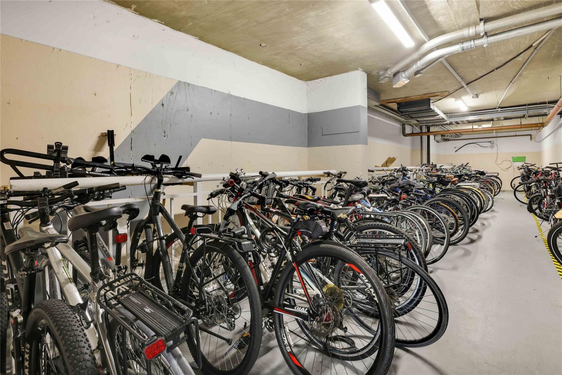 2701 N Ocean Boulevard, Unit 5F, Fort Lauderdale, FL 33308 Photo