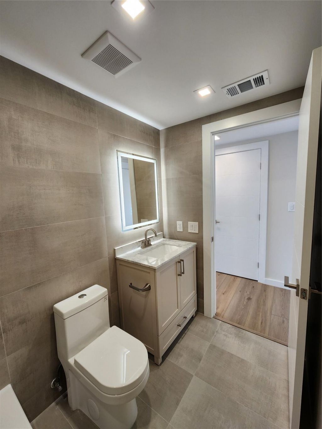 1720 Harrison Street, Unit 16b, Hollywood, FL 33020 Photo