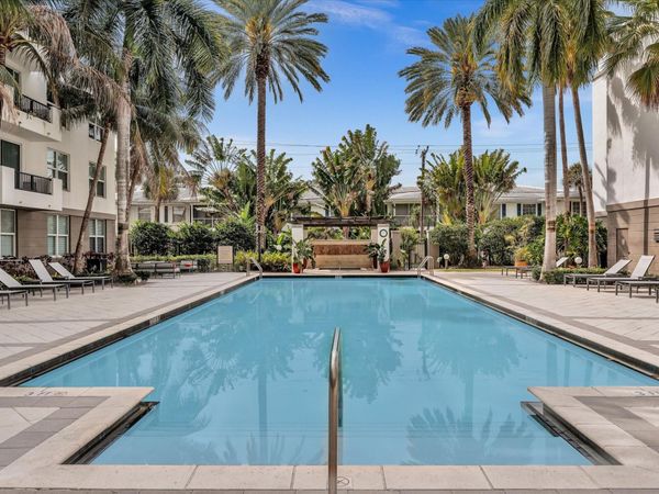 2421 NE 65th St, Unit 406, Fort Lauderdale, FL 33308