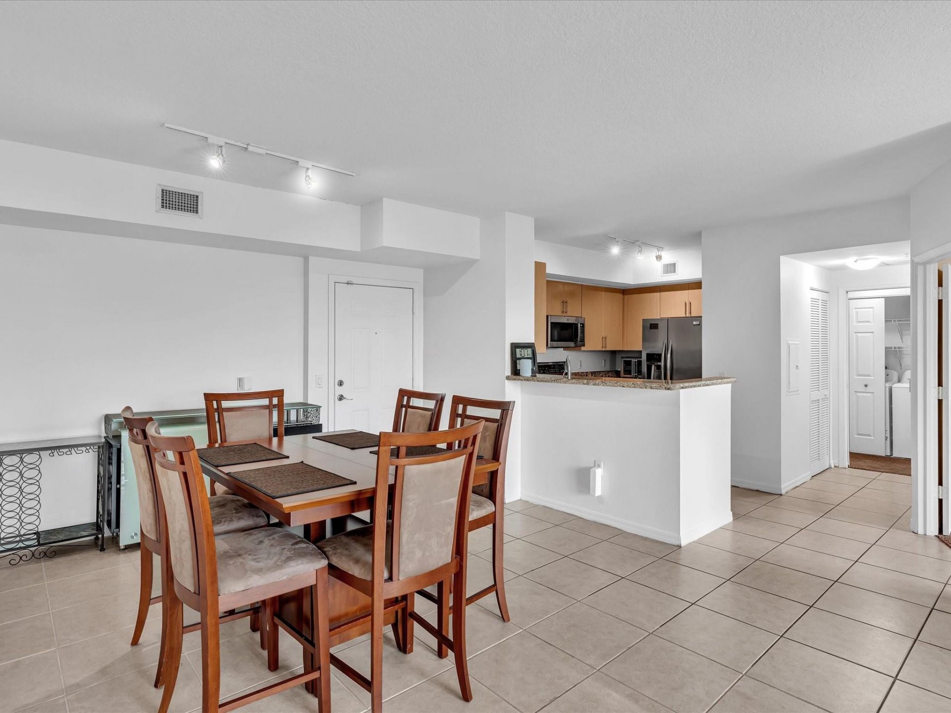 2421 NE 65th St, Unit 406, Fort Lauderdale, FL 33308 Photo