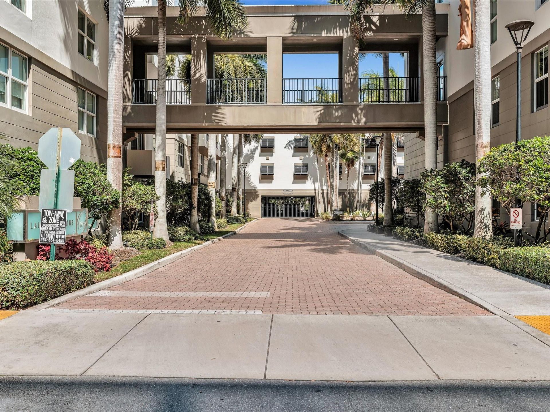 2421 NE 65th St, Unit 406, Fort Lauderdale, FL 33308 Photo