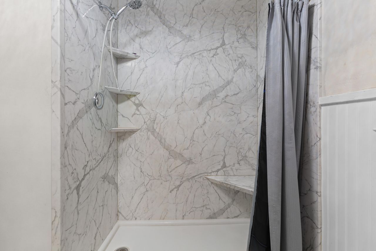 106 Buyck Street Photo 11