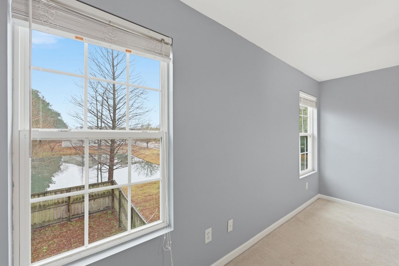 107 Saint Charles Way Photo 15