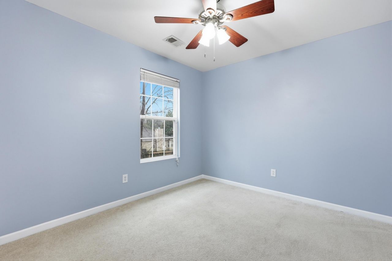 107 Saint Charles Way Photo 18