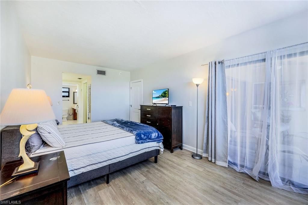 803 River Point Dr, Unit 201B, Naples, FL 34102 Photo