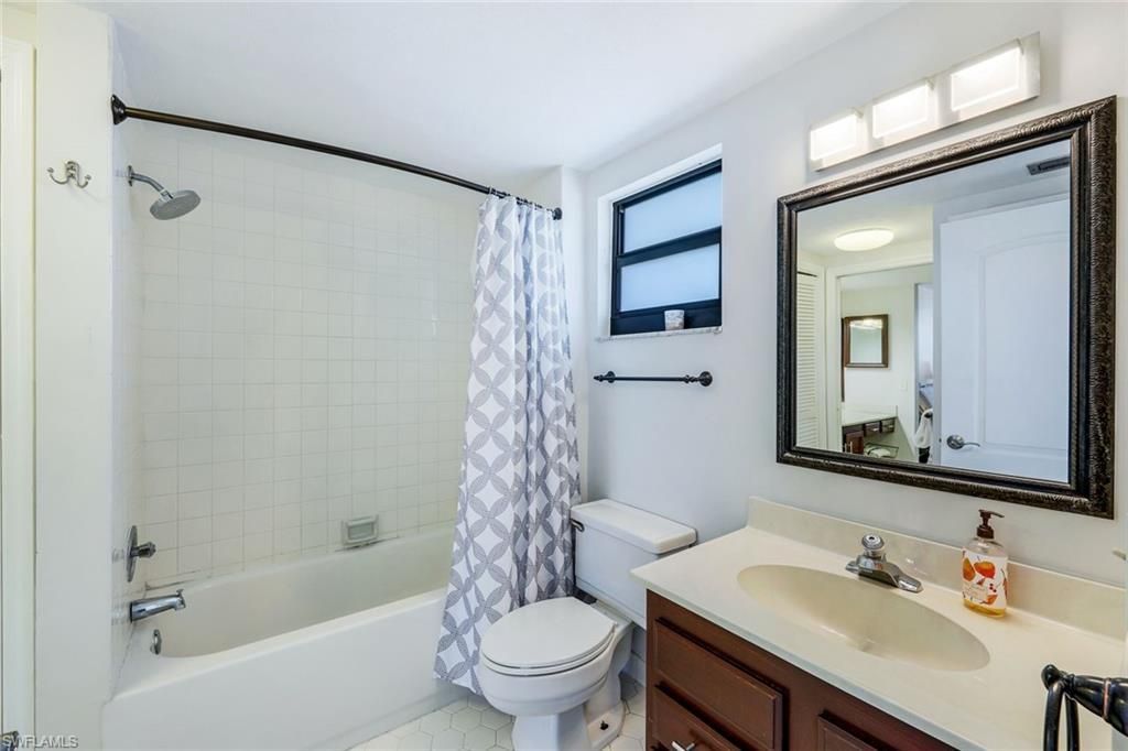 803 River Point Dr, Unit 201B, Naples, FL 34102 Photo