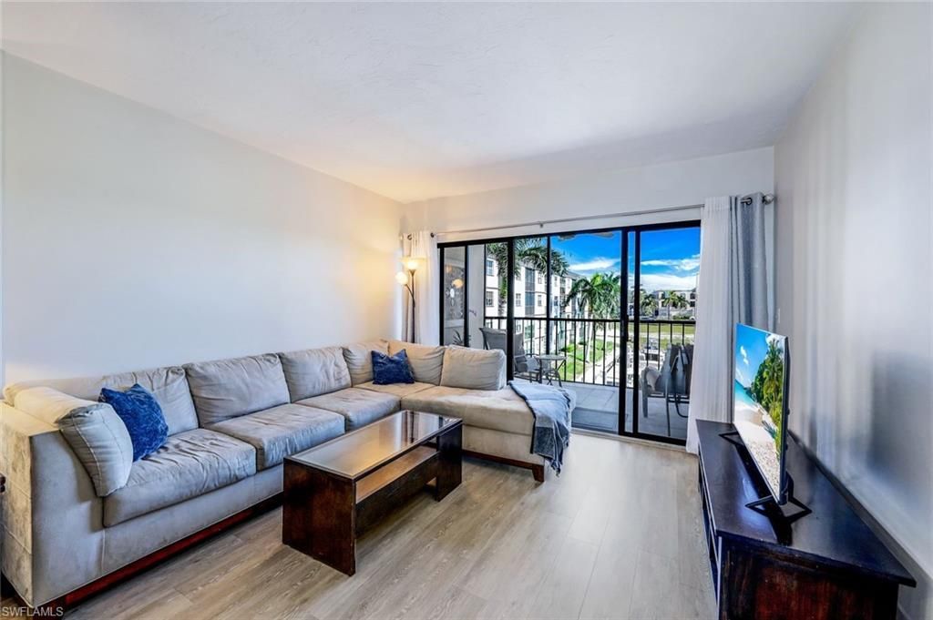 803 River Point Dr, Unit 201B, Naples, FL 34102 Photo