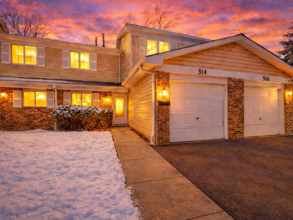 514 Alton Court , Carol Stream, IL 60188