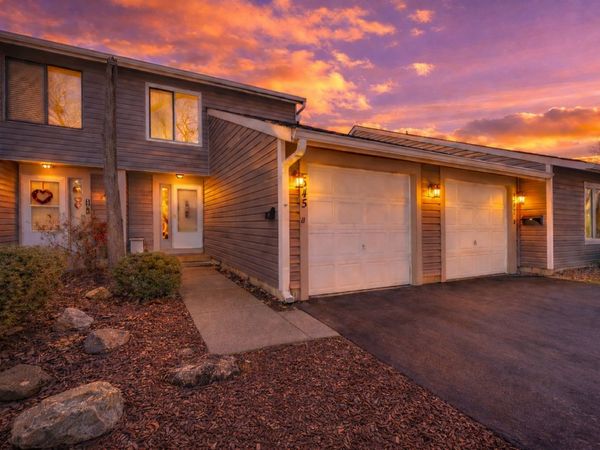 545 Alton Court , Carol Stream, IL 60188