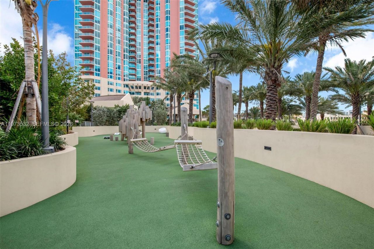 400 S Pointe Dr , Unit 1006, Miami Beach, FL 33139 Photo