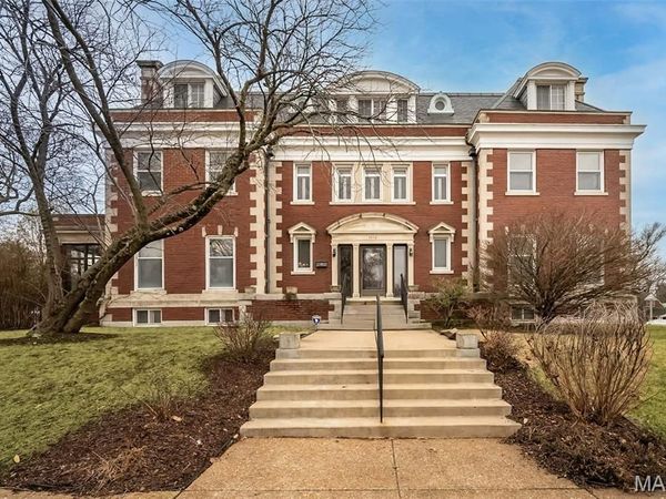 3550 Russell Boulevard, St Louis, MO 63104