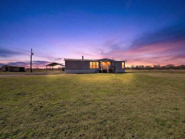 774 County Road 786 , Groesbeck, TX 76642