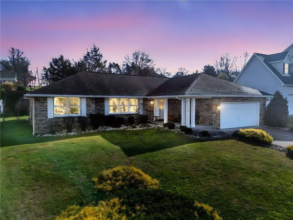 321 Meadowlark Dr, Uniontown, PA 15401