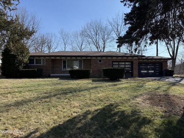 921 Lincoln Drive, Defiance, OH 43512