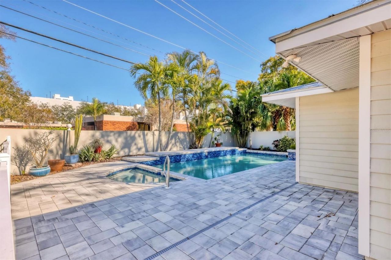 1792 Floyd Street, Sarasota, FL 34239 Photo