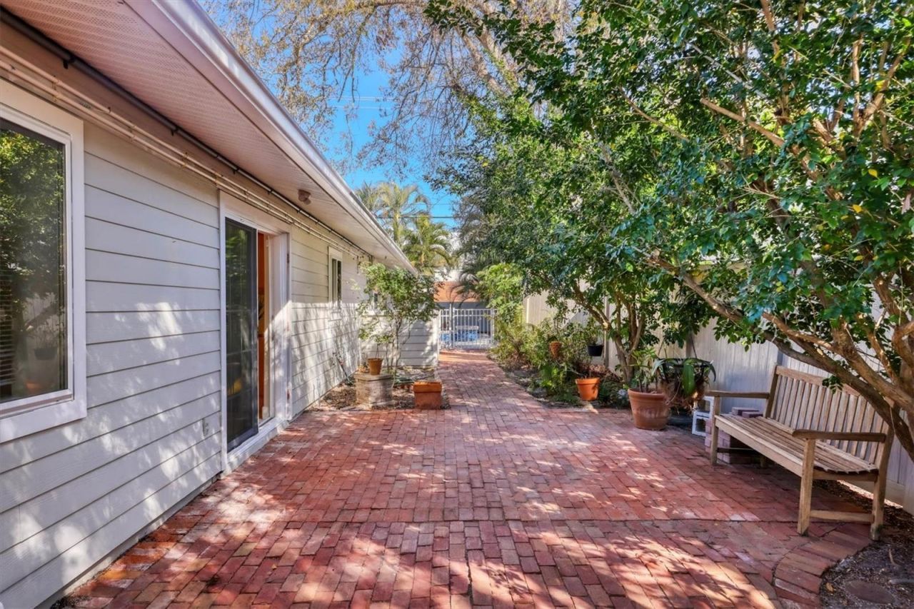 1792 Floyd Street, Sarasota, FL 34239 Photo