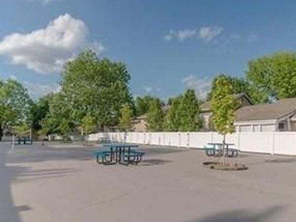 6521 W 49th Street, Mission, KS 66202