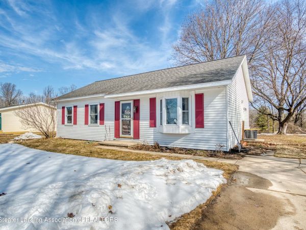 232 Lawrence Circle, Paris, MI 49338