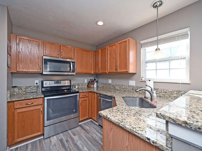 988 Weeping Willow Lane, Hamilton Twp, OH 45039 Photo 11