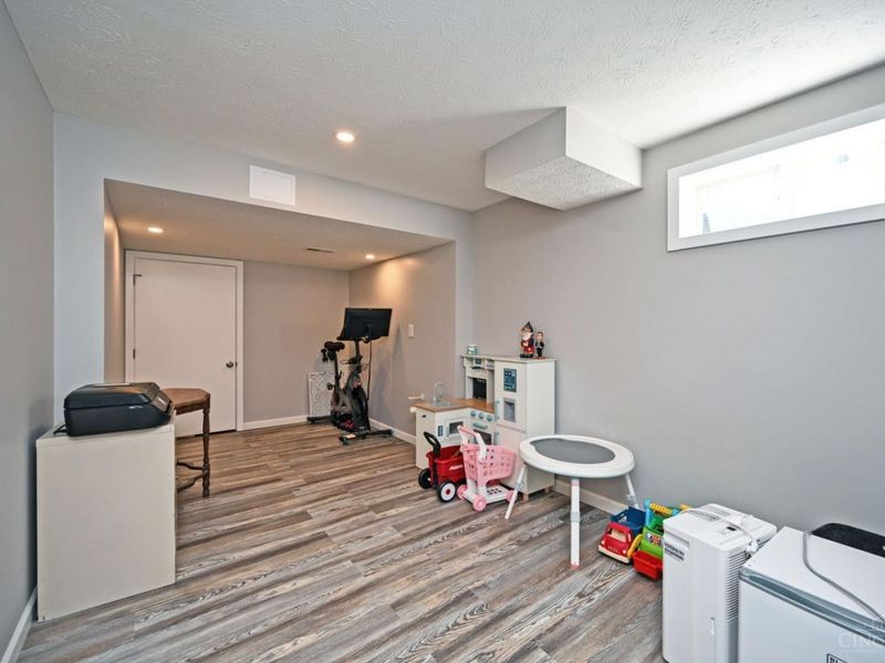 988 Weeping Willow Lane, Hamilton Twp, OH 45039 Photo 32