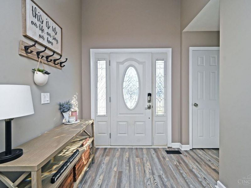 988 Weeping Willow Lane, Hamilton Twp, OH 45039 Photo 4