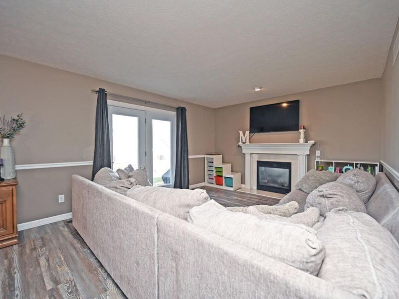 988 Weeping Willow Lane, Hamilton Twp, OH 45039 Photo 6