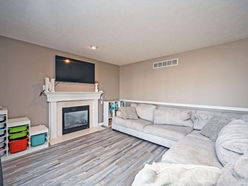 988 Weeping Willow Lane, Hamilton Twp, OH 45039 Photo 8