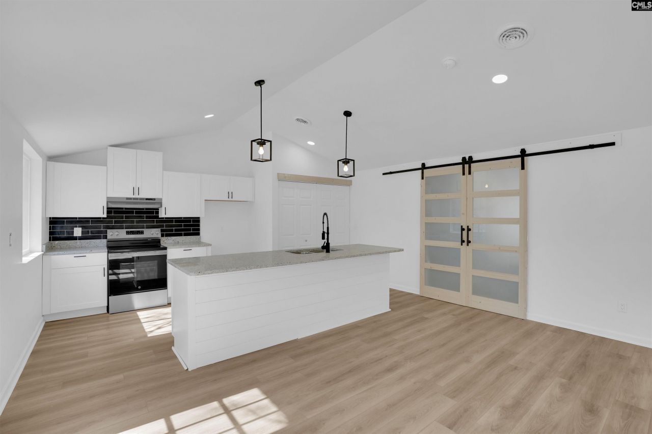 3012 Lang Road Photo 6