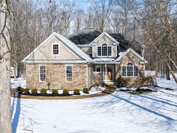 13537 Shirley Drive, Leroy, OH 44077