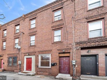 1023 S 6TH STREET, PHILADELPHIA, PA 19147