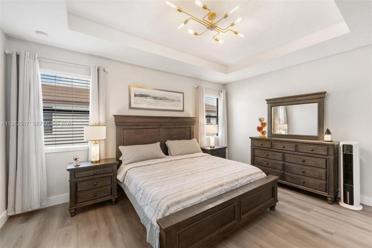 549 NE 206th Ln , Miami, FL 33179 Photo