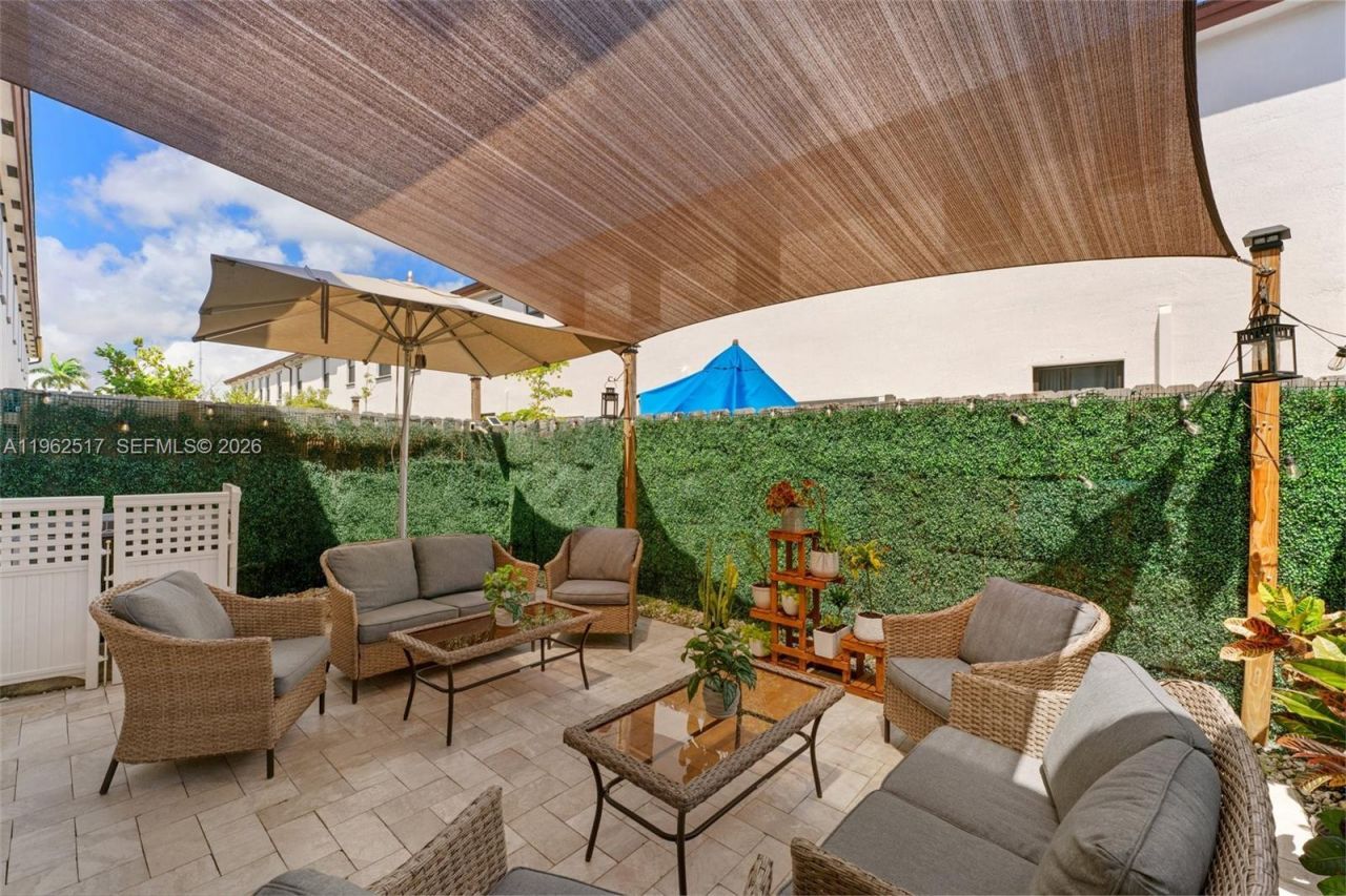 549 NE 206th Ln , Miami, FL 33179 Photo