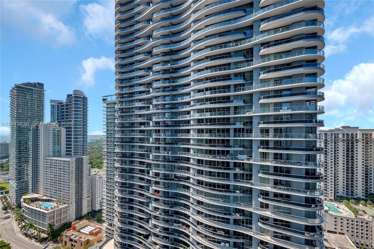 1010 Brickell Ave, Unit 3510, Miami, FL 33131 Photo