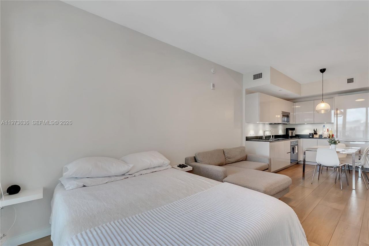 1010 Brickell Ave, Unit 3510, Miami, FL 33131 Photo