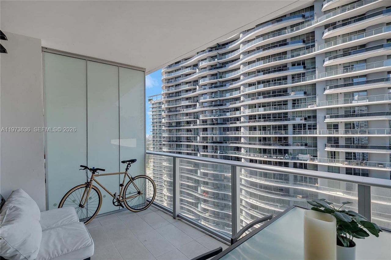 1010 Brickell Ave, Unit 3510, Miami, FL 33131 Photo