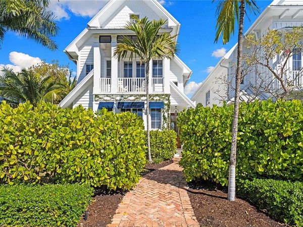 901 10th AVE S, NAPLES, FL 34102