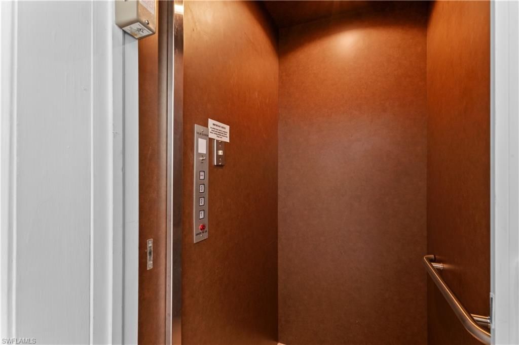 1104 6th St S, Unit 1, Naples, FL 34102 Photo