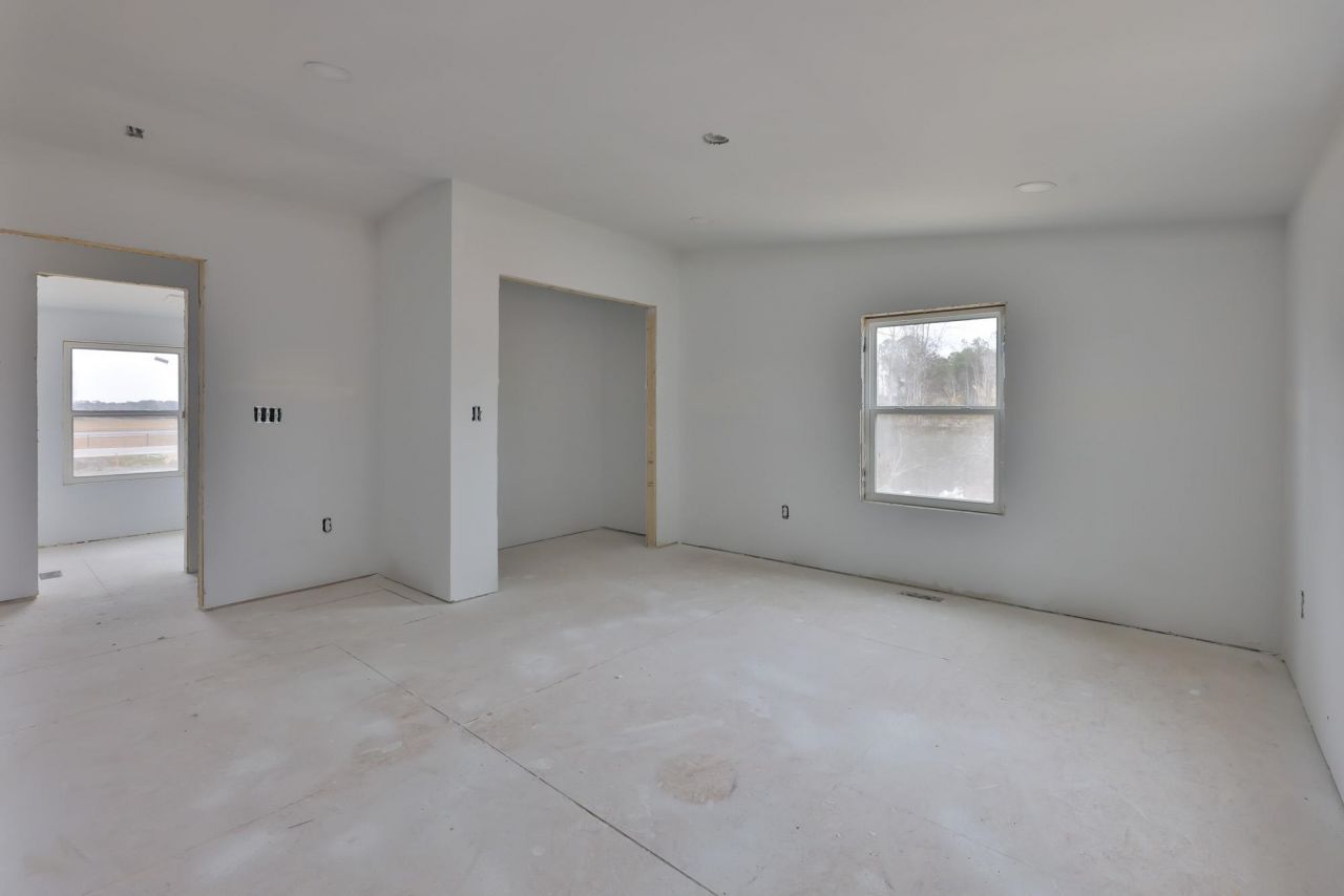 400 Airport Rd.  Photo 11