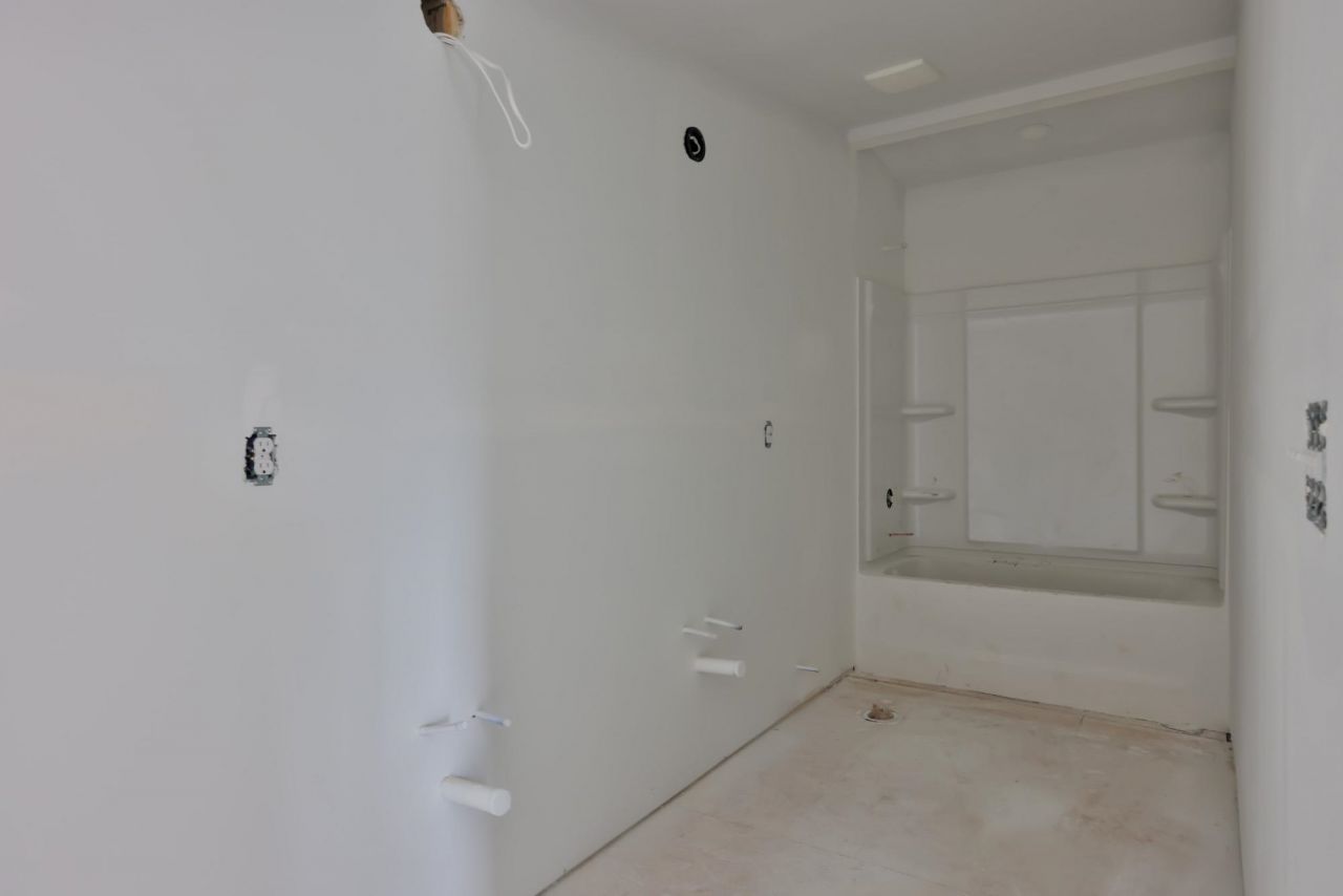 400 Airport Rd.  Photo 13