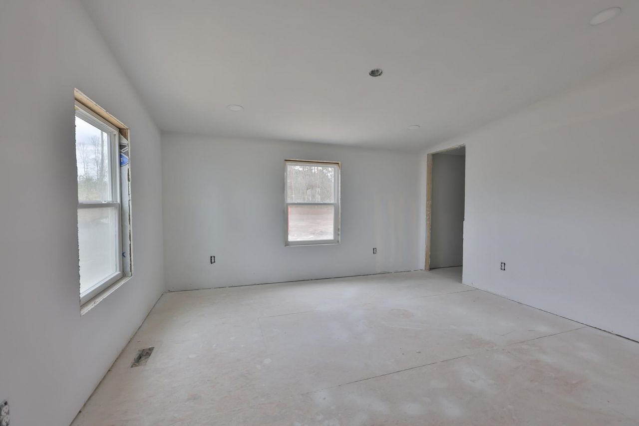 400 Airport Rd.  Photo 15