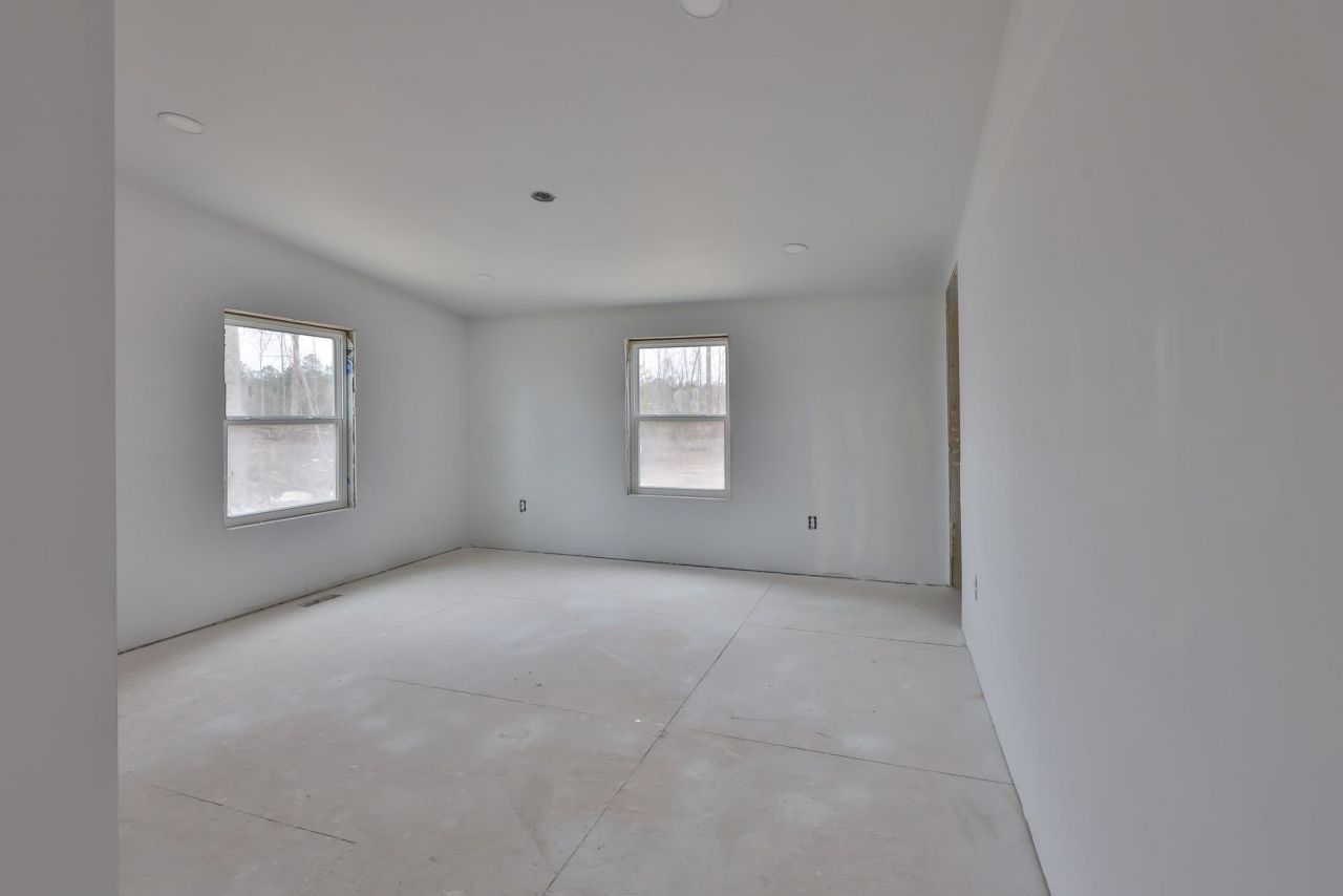 400 Airport Rd.  Photo 16