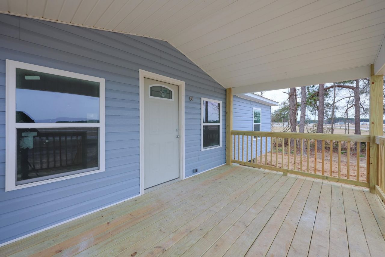 400 Airport Rd.  Photo 4