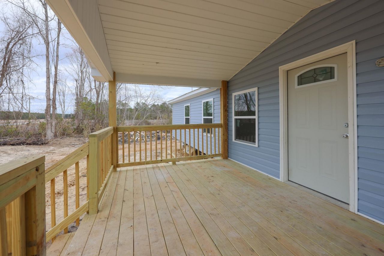 400 Airport Rd.  Photo 5