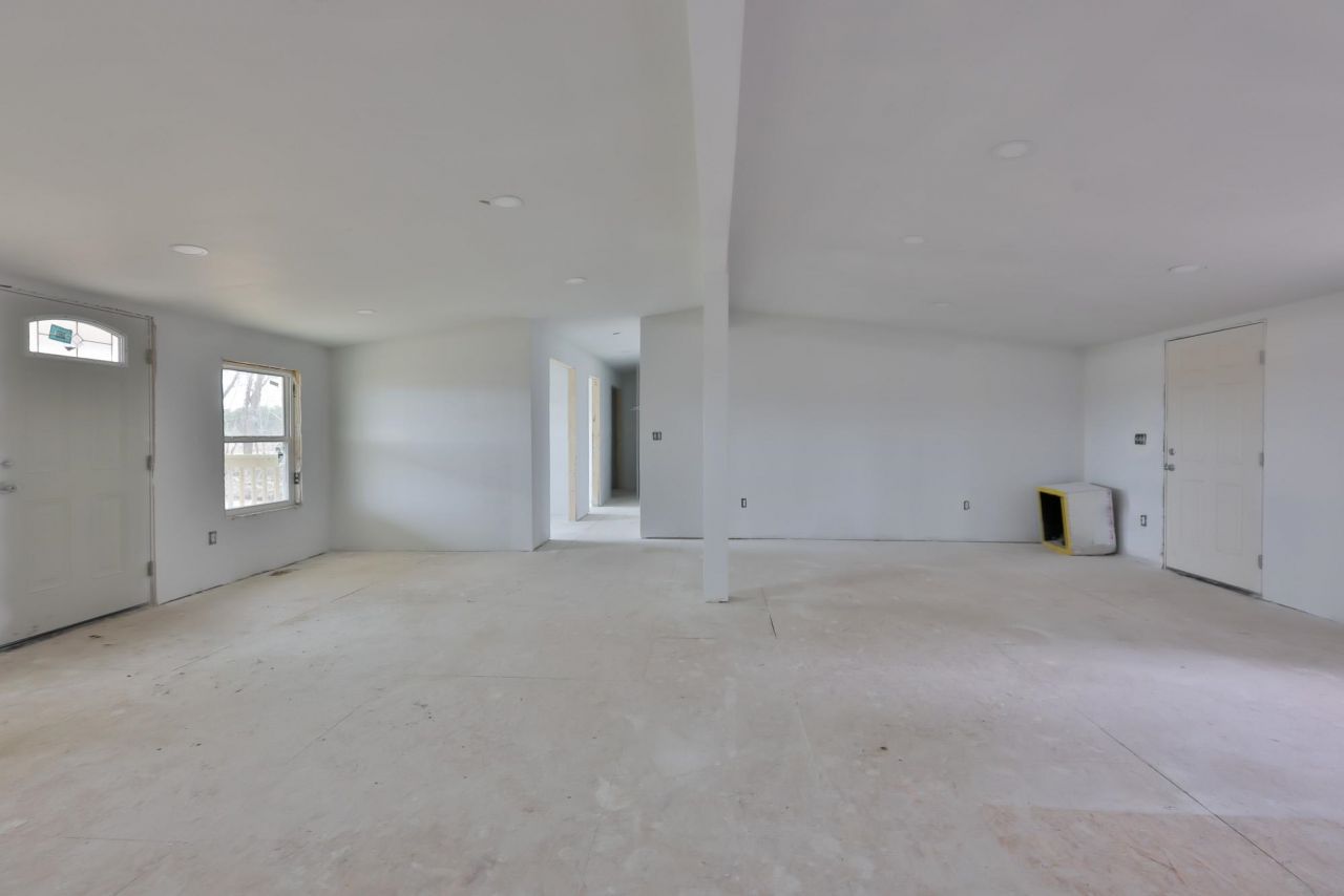 400 Airport Rd.  Photo 7