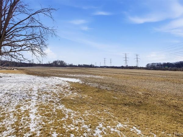 21301 Woodruff Road, Rockwood, MI 48173