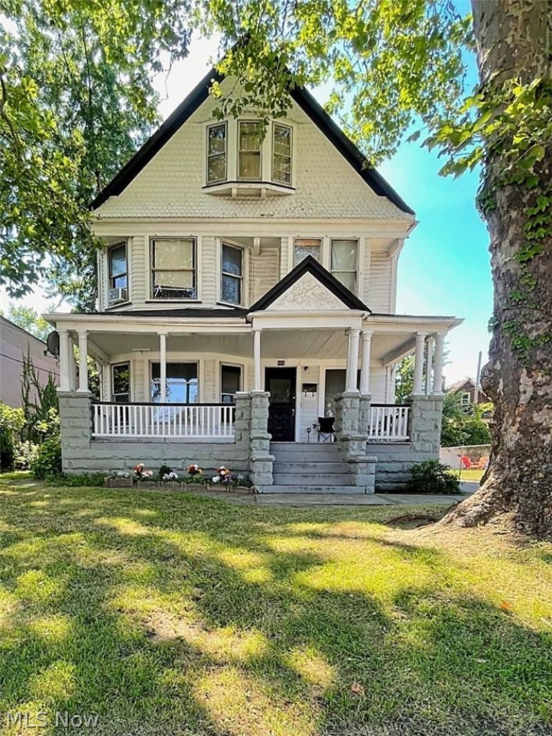 554 Eddy Road, Cleveland, OH 44108 Main Photo