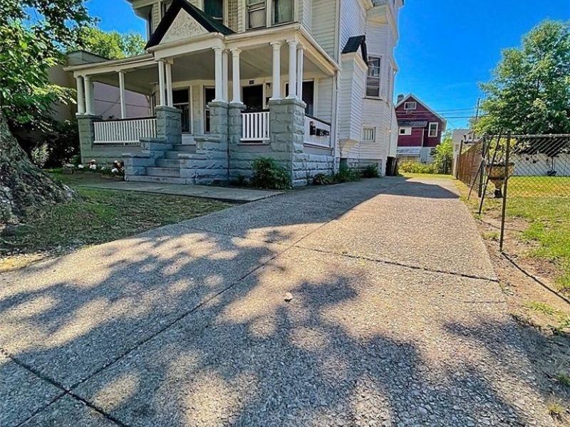 554 Eddy Road, Cleveland, OH 44108 Photo 3