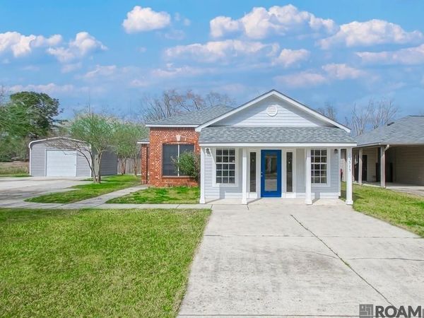 13515 Rose Dr, Walker, LA 70785